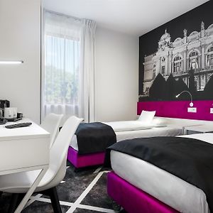 Premium Twin Room